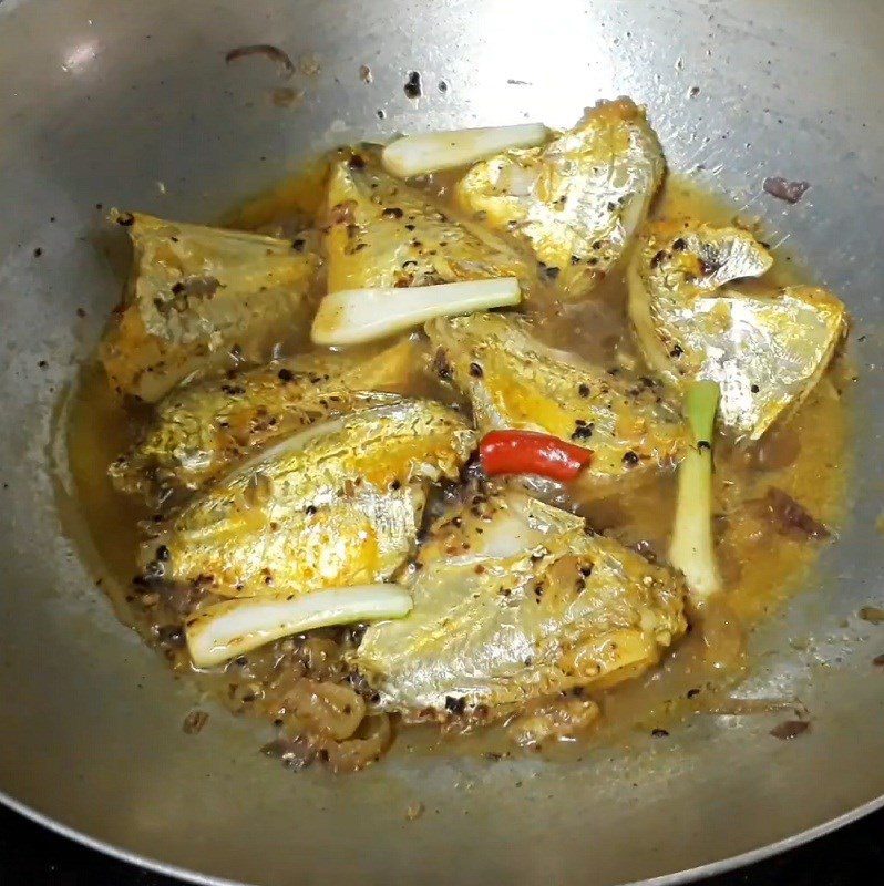 Step 4 Final product Braised fish with turmeric