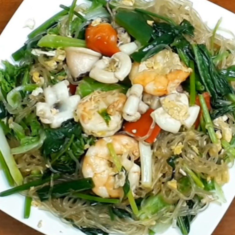 Step 5 Final product Seafood stir-fried vermicelli