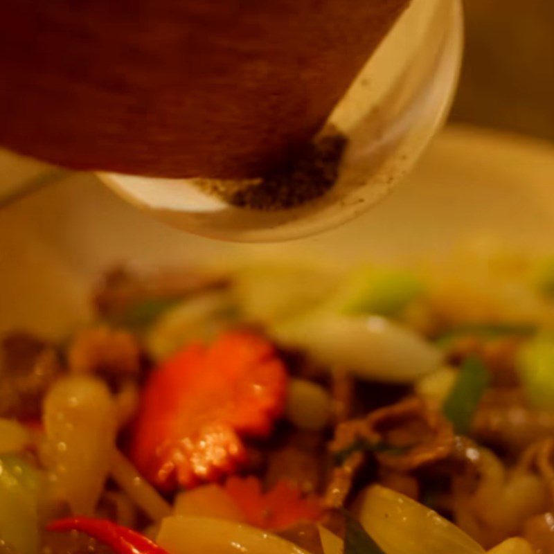 Step 6 Completion Stir-fried jellyfish with celery and beef