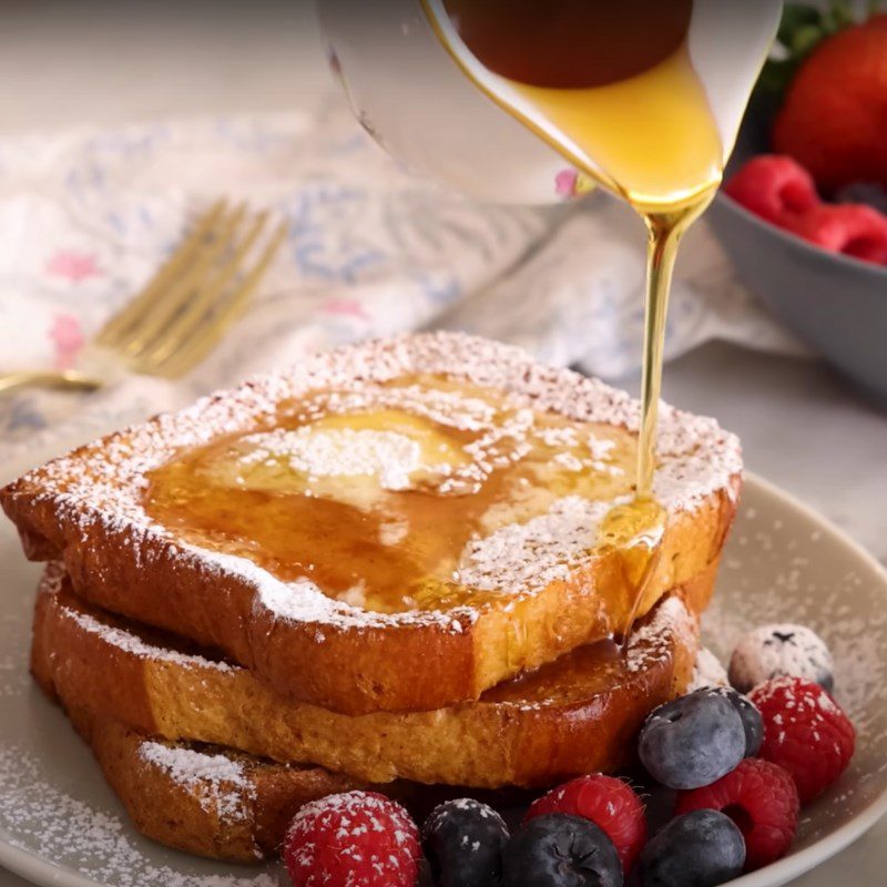 Step 4 Decorate and Enjoy French toast - air fryer French toast