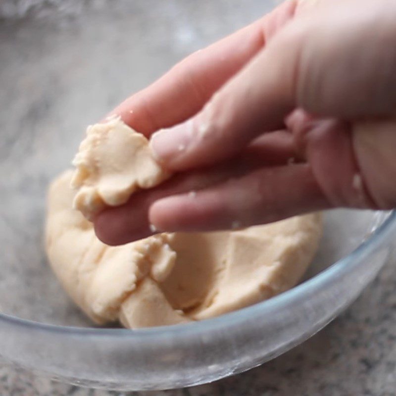 Step 1 Mix the cake dough Fried Cake with mung bean and coconut filling