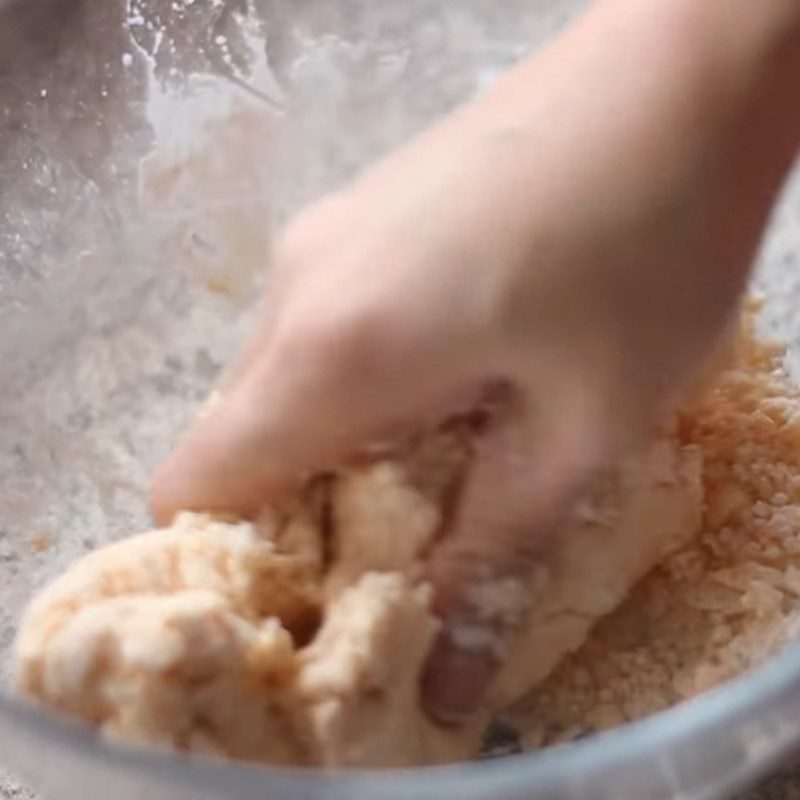 Step 1 Mix the cake dough Fried Cake with mung bean and coconut filling