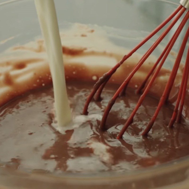 Step 2 Mixing the batter Chocolate cake without flour, baking powder