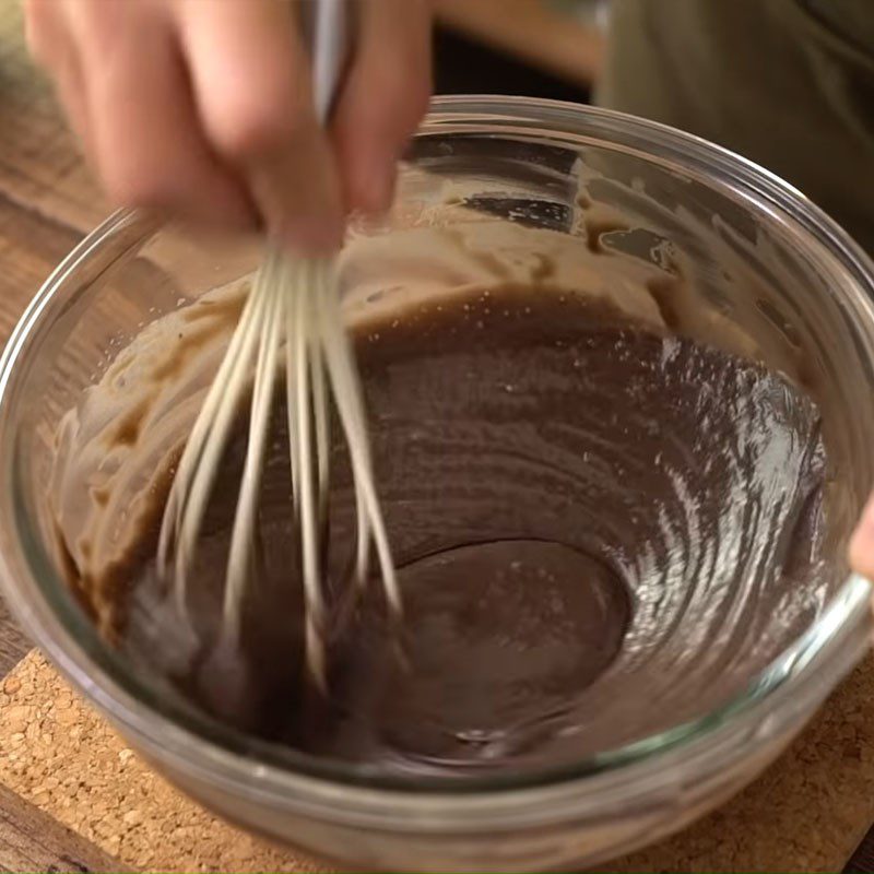 Step 3 Mixing pancake batter Chocolate pancake with pearl cream filling