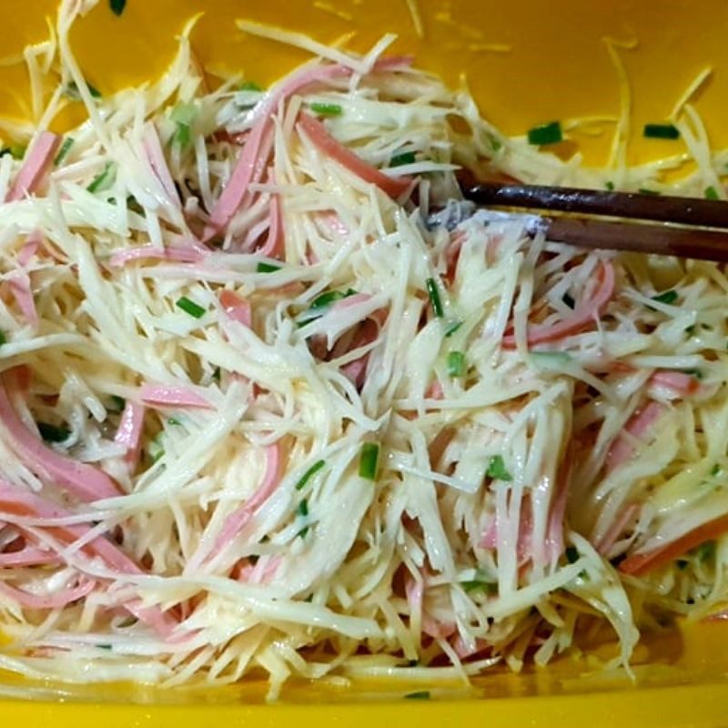 Step 3 Mix the ingredients for Potato Egg Cake (Recipe shared by user)