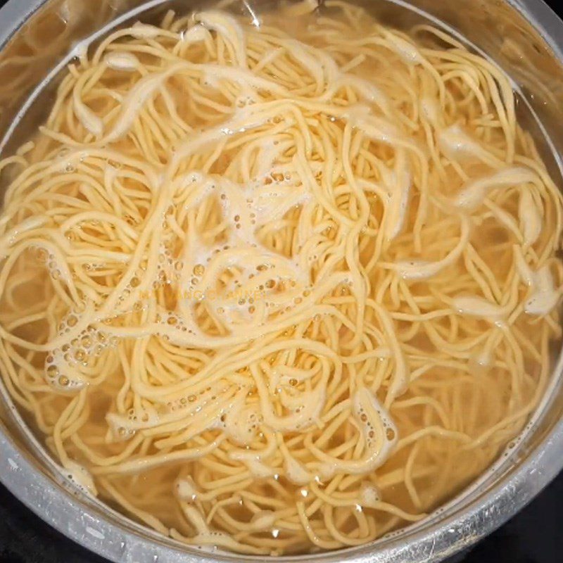 Step 3 Blanch the noodles Chicken offal noodles