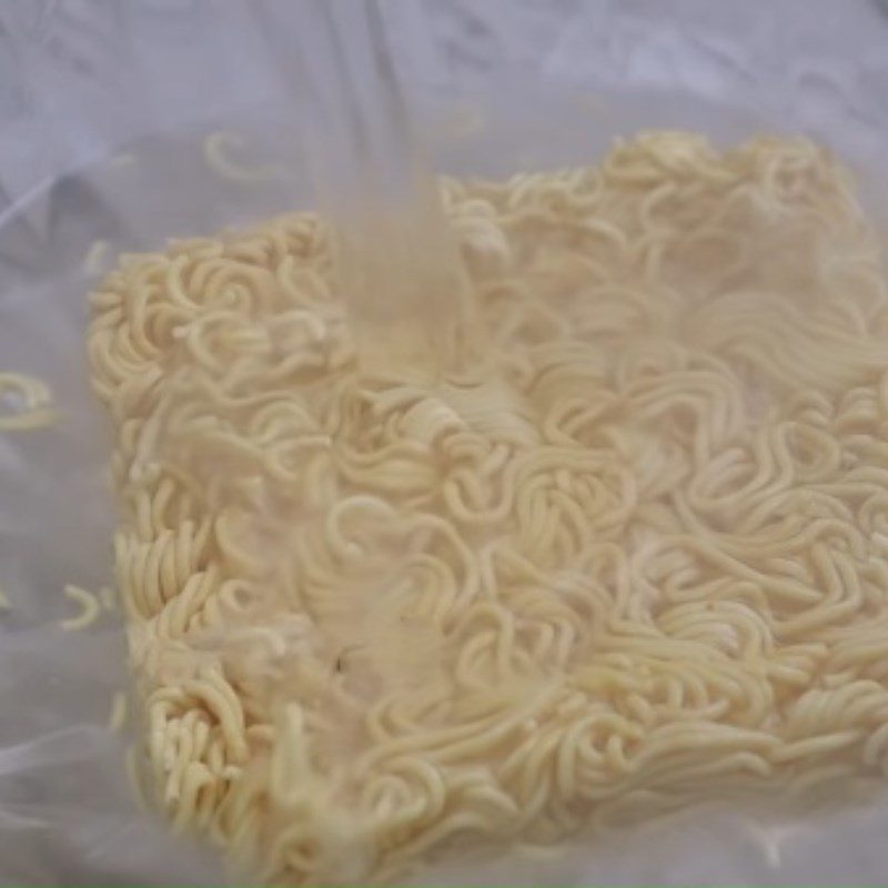 Step 1 Prepare the noodles Fried Noodles with Fried Eggs