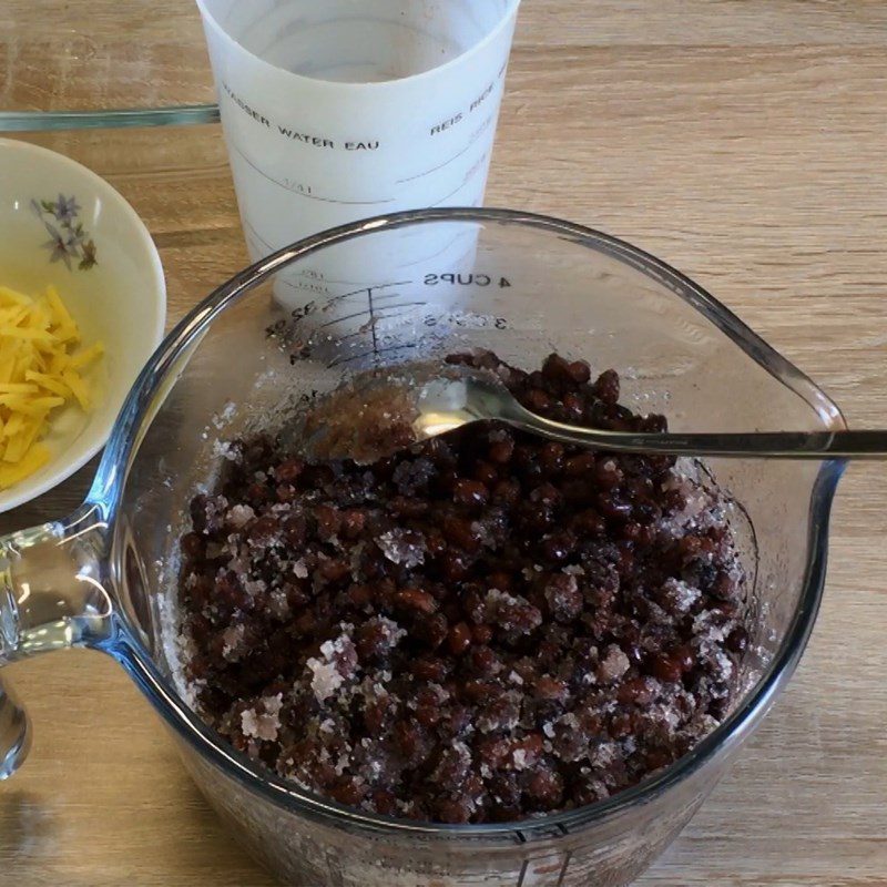 Step 2 Marinate red beans with sugar Red Bean Cake