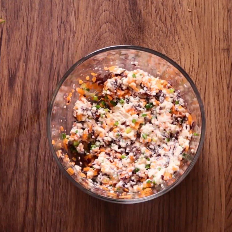 Step 2 Marinate the filling for stuffed eggplant with tofu