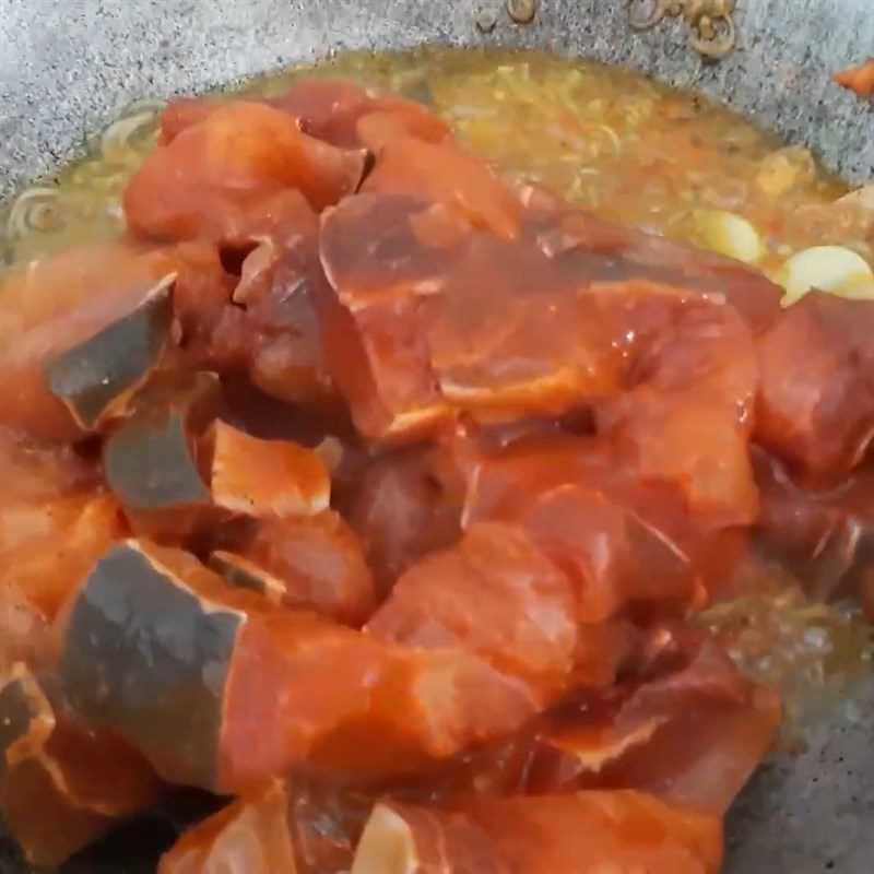 Step 4 Stir-frying fish Stir-fried stingray