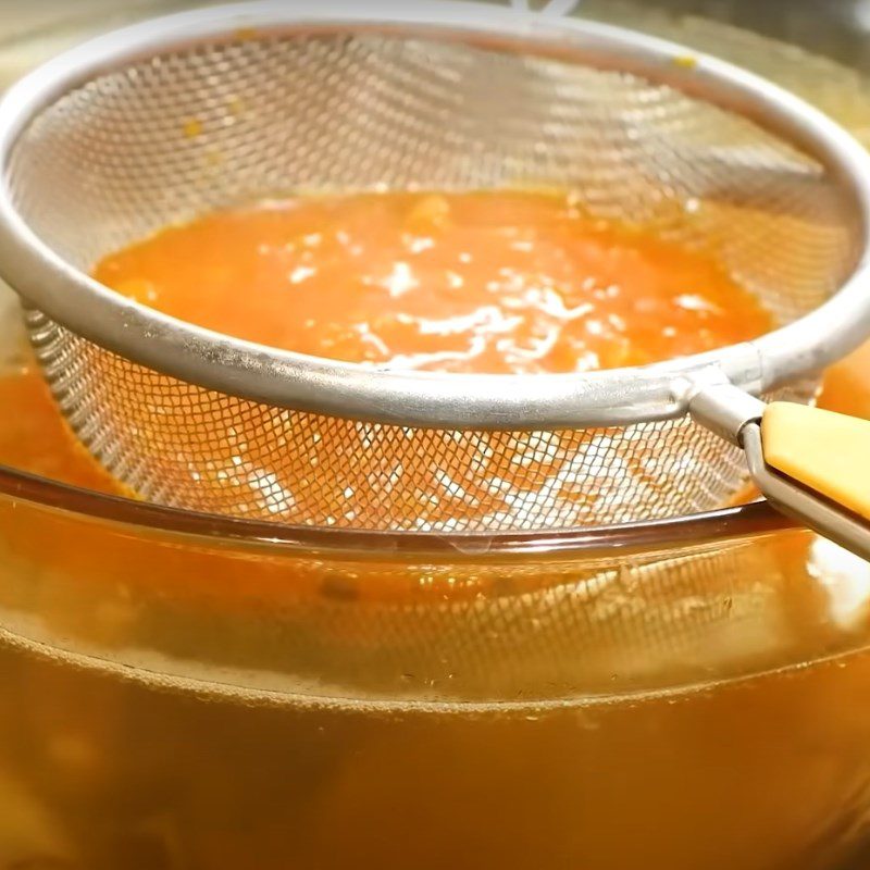 Step 4 Sautéing tomatoes for color in Northern style sour fish soup