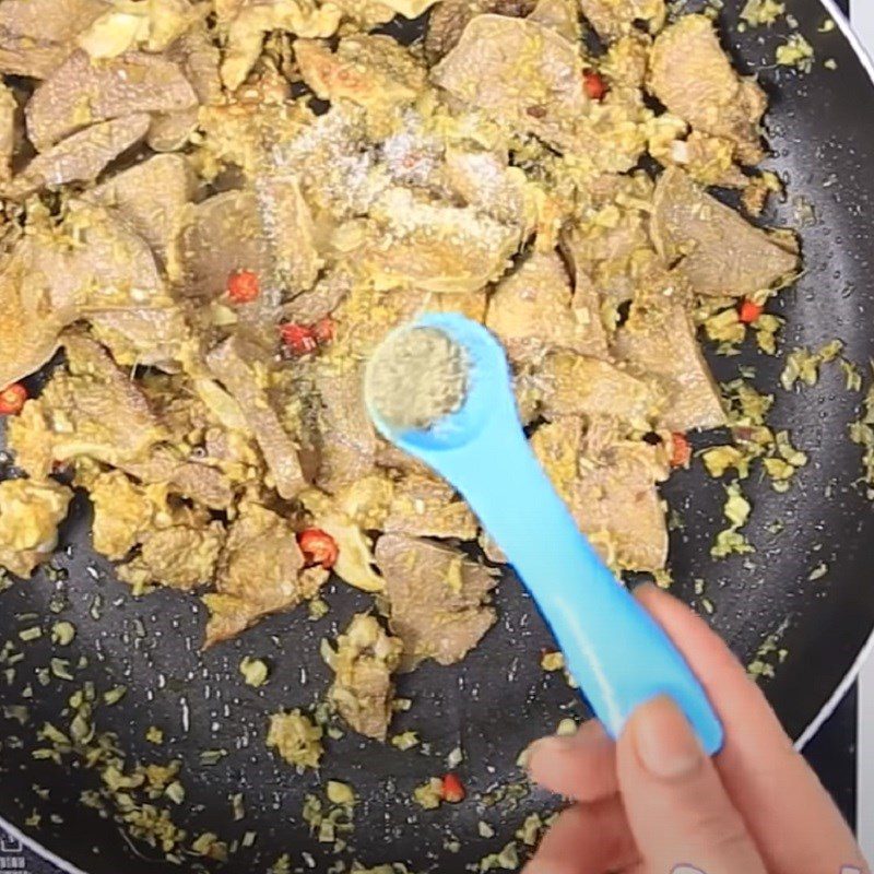 Step 2 Sautéed pork tongue Sautéed pork tongue with galangal and lemongrass