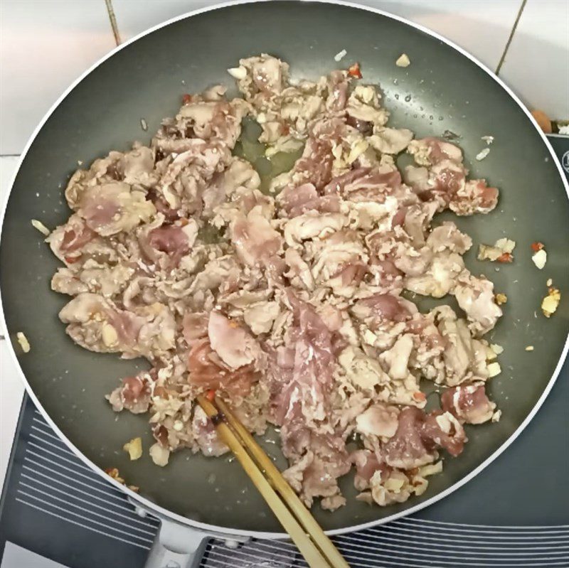 Step 3 Sautéed Dish Sautéed Deer Meat with Betel Leaves