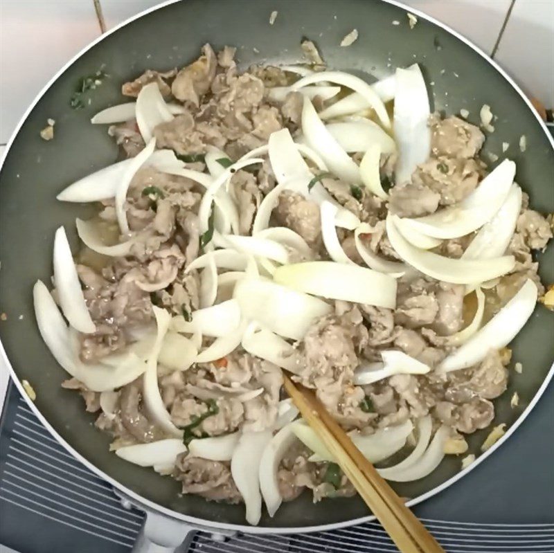 Step 3 Sautéed Dish Sautéed Deer Meat with Betel Leaves