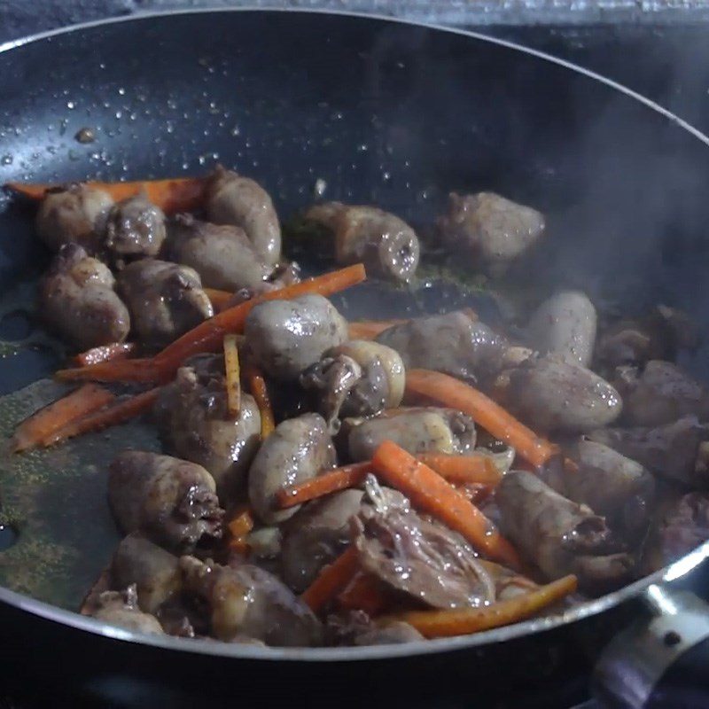 Step 3 Stir-fried Pho Chicken Heart