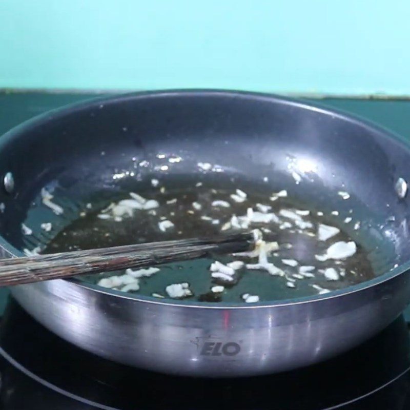 Step 2 Stir-Fry the Vegetables for Stir-Fried Kohlrabi with Carrots