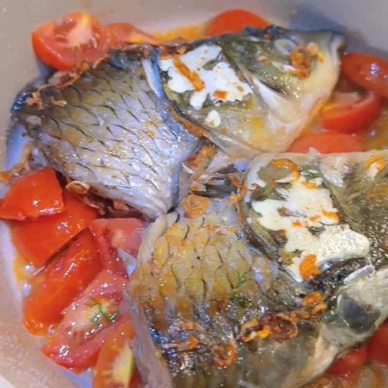 Step 2 Sauté the ingredients for Sour Bamboo Shoot Fish Soup with Carp