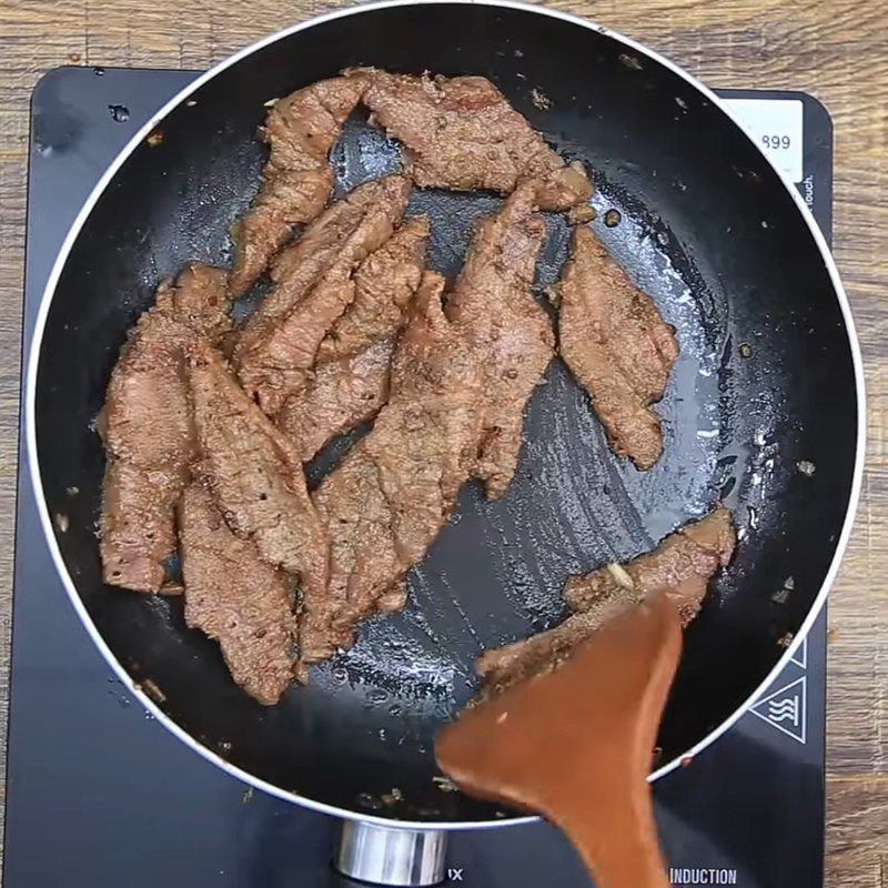 Step 3 Stir-fry minced beef