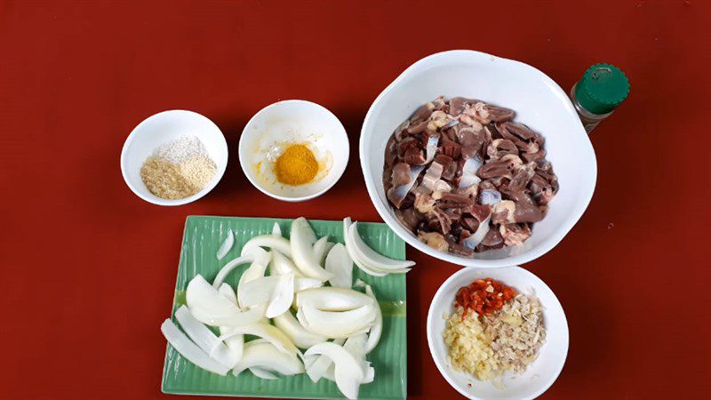 Ingredients for the dish 2 ways to make stir-fried chicken gizzards