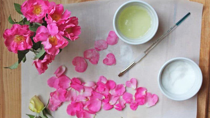 Ingredients for dried sugar rose candy