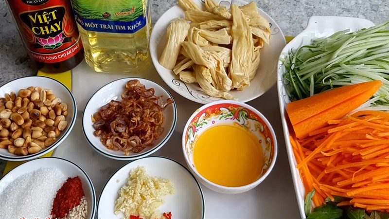 Ingredients for vegetarian grapefruit salad