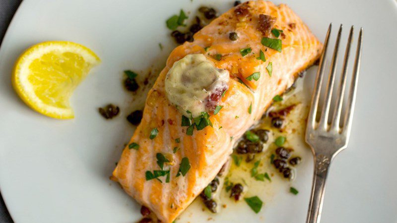 Grilled salmon with garlic butter sauce