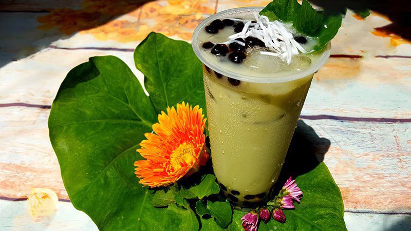 Pennywort with condensed milk and black sugar tapioca