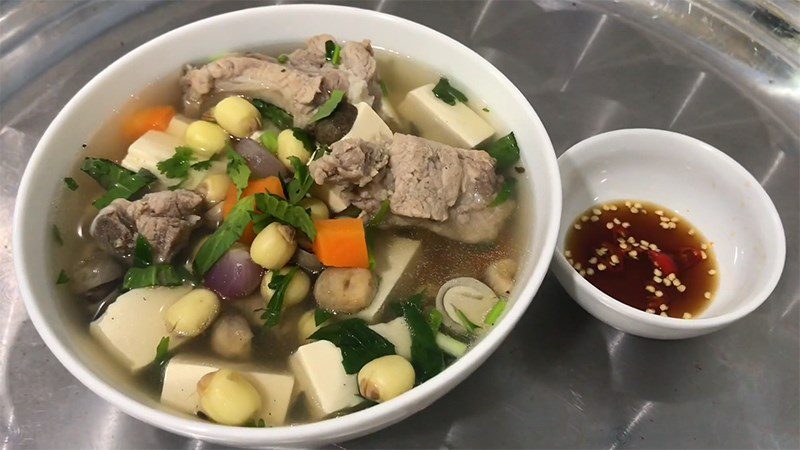 Pork rib soup with tofu