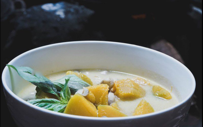 Straw mushroom soup with pumpkin