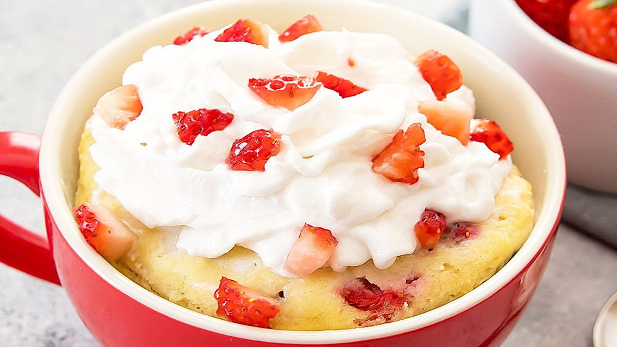 Strawberry mug cake