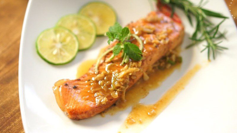 Grilled Salmon with Lemon