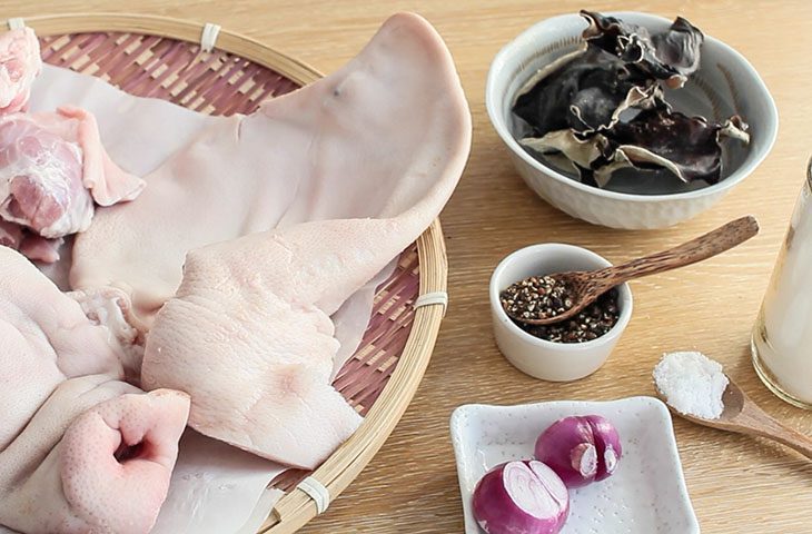 Ingredients for pork pie, ear pie dish