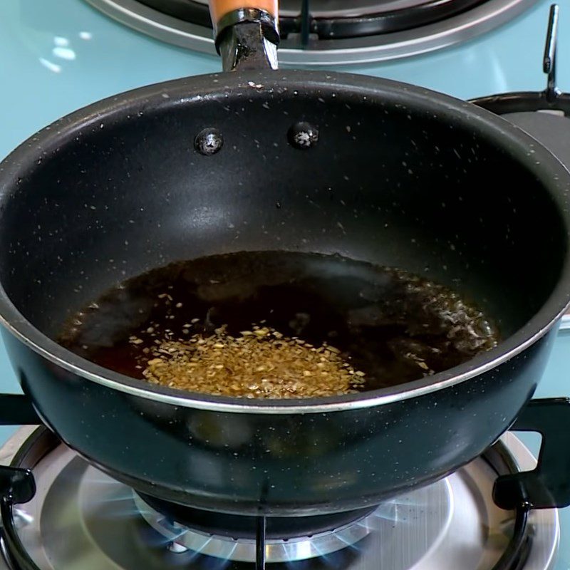 Step 2 Cook the seasoning mixture for vegetarian okra stew