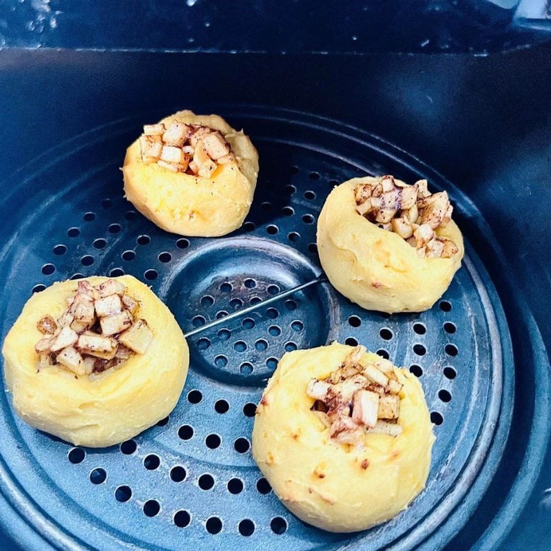 Step 5 Baking the sweet potato cake Baked sweet potato cake with cinnamon apple filling