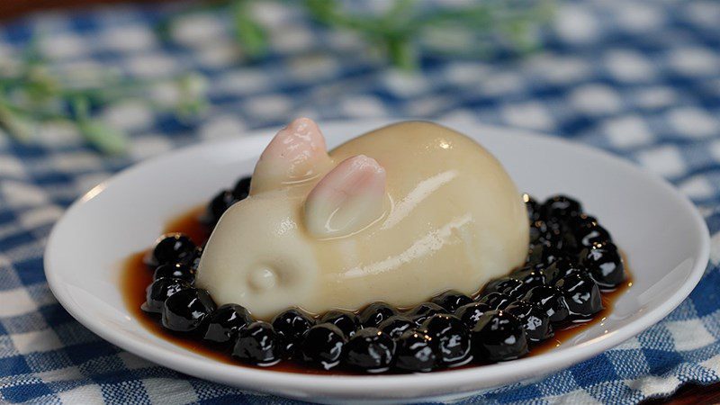 Thai tofu with black sugar pearls