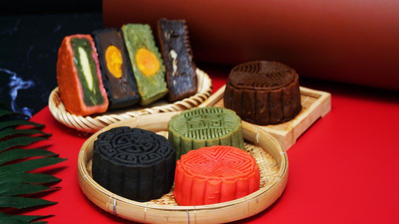 Mooncake with cold sticky rice - Singapore