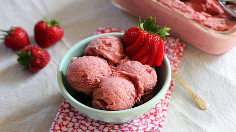 strawberry ice cream