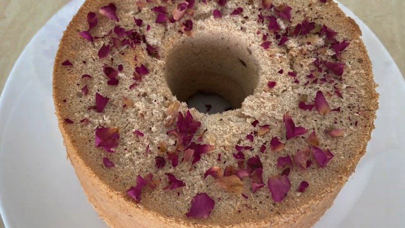 Chiffon cake with rose fabric