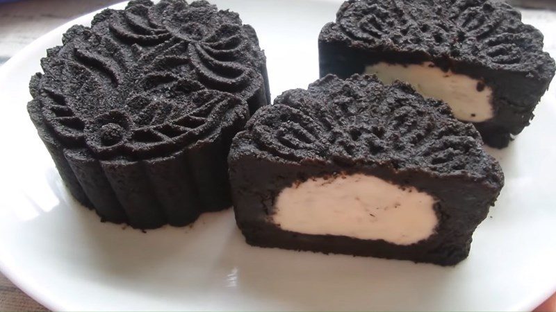 Oreo mooncake