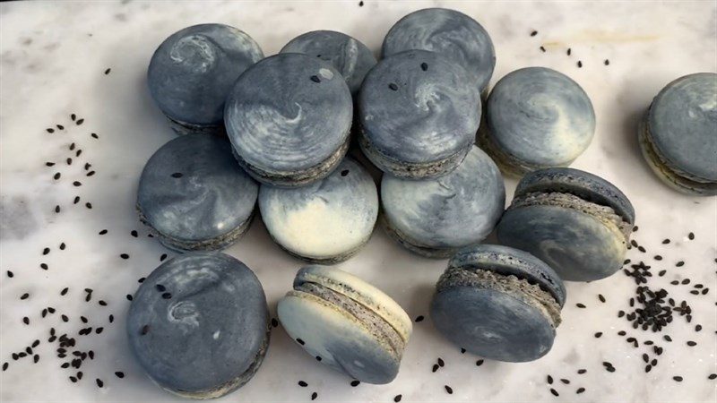 Black sesame macaron