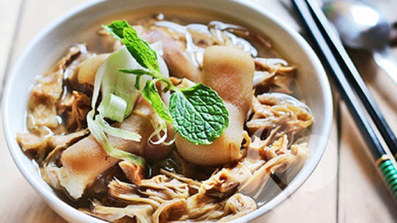 Dried bamboo shoot soup with pig's trotter