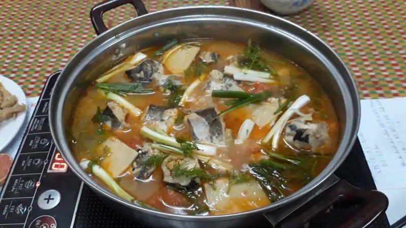 Sour bamboo shoot soup with catfish