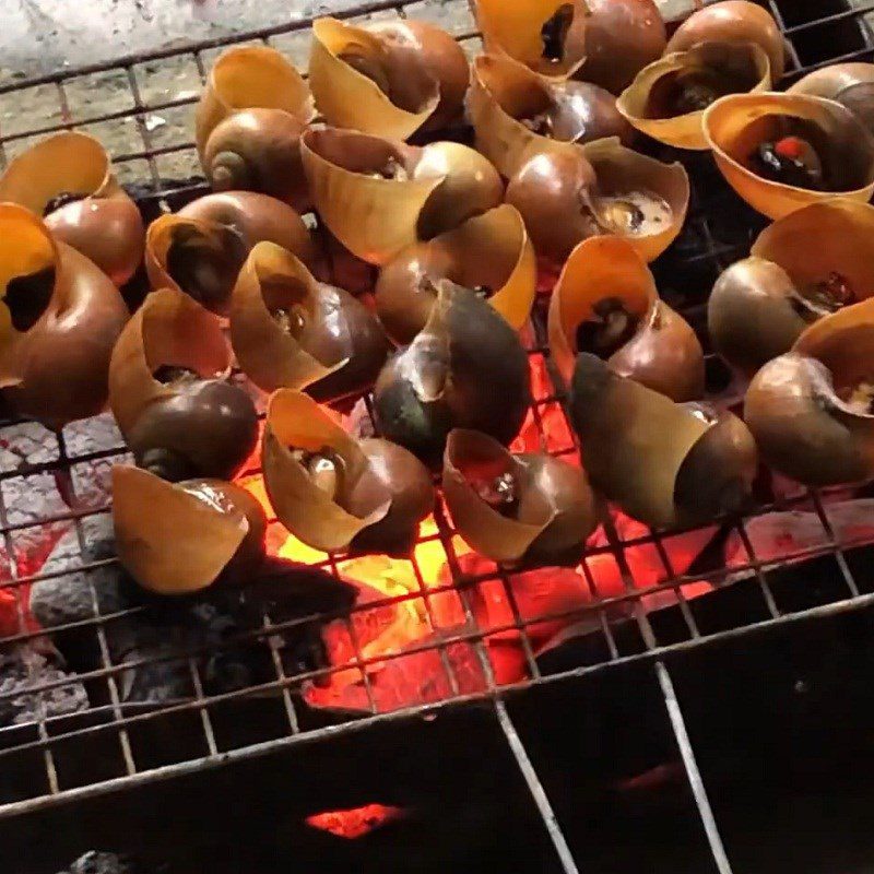 Step 3 Grilling snails Grilled snails with fish sauce