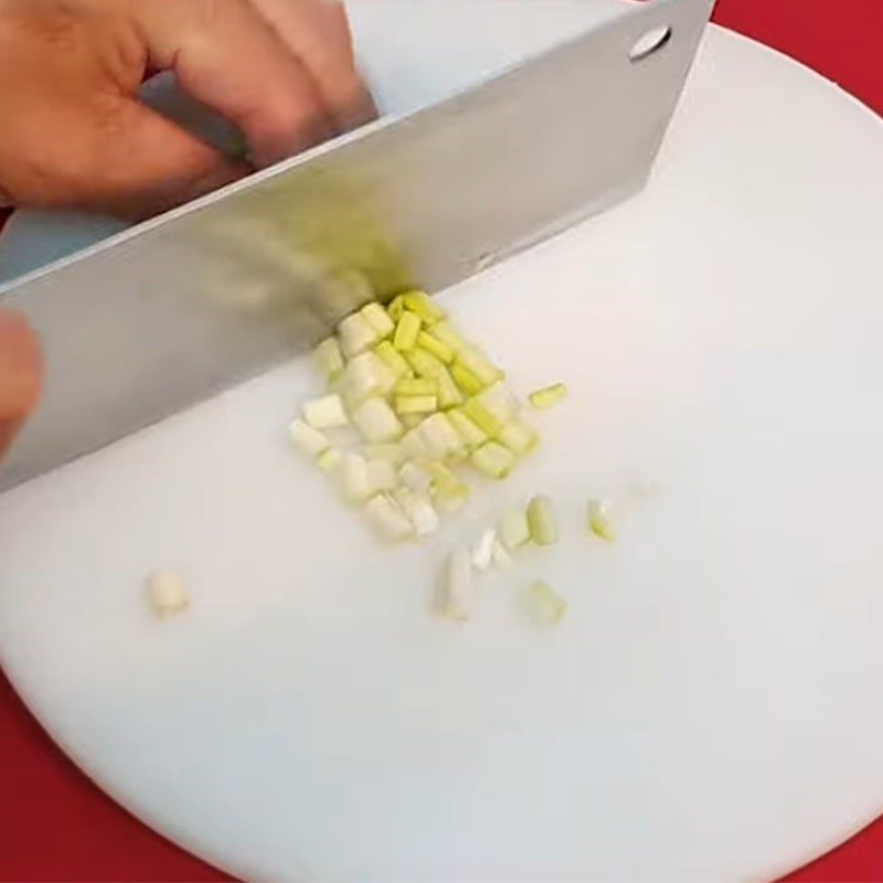 Step 2 Prepare other ingredients Stir-fried liver with garlic