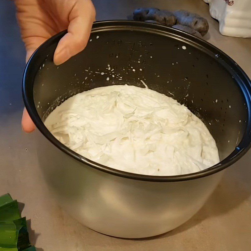 Step 2 Mix the sticky rice and cook it Purple Sweet Potato Sticky Rice