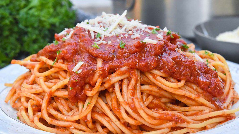 Spaghetti with minced beef and tomato sauce - spaghetti sauce