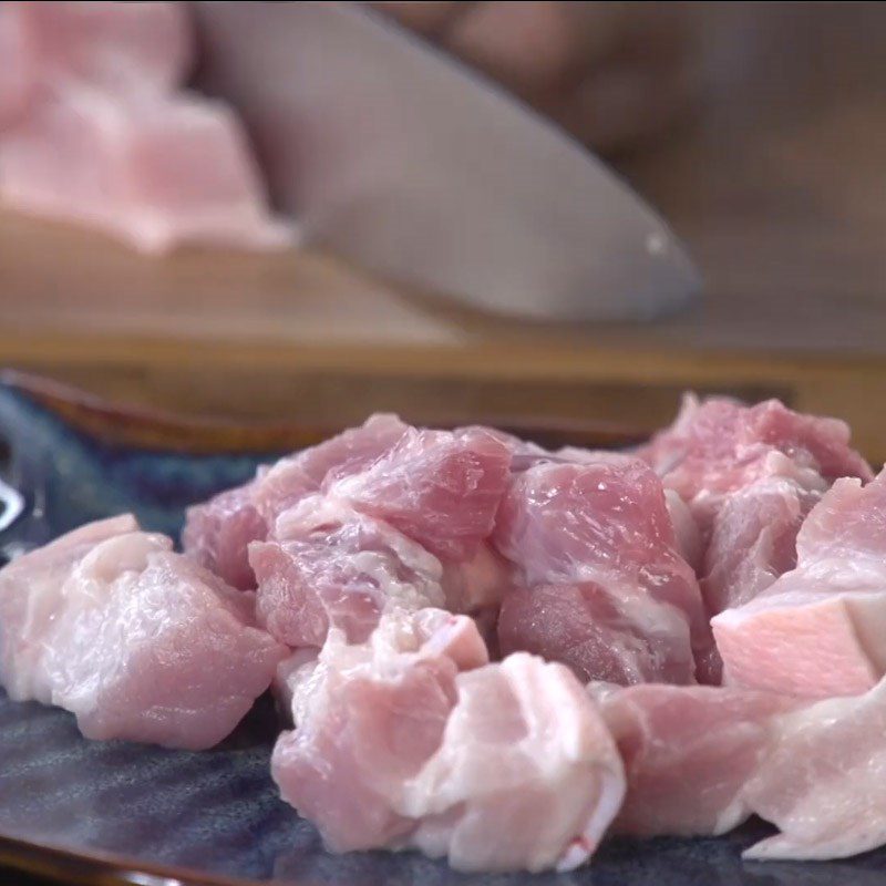 Step 1 Prepare the ingredients for Fried Pork Belly with Moc Mat Leaves