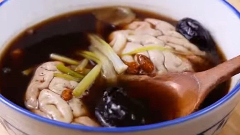 Braised abalone with Chinese herbs