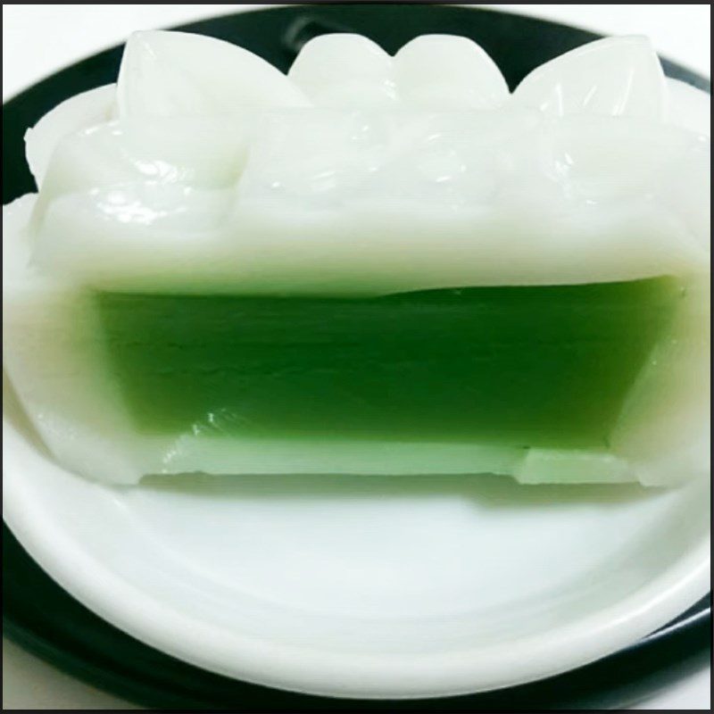 Step 7 Finished product of mooncake with green tea jelly filling