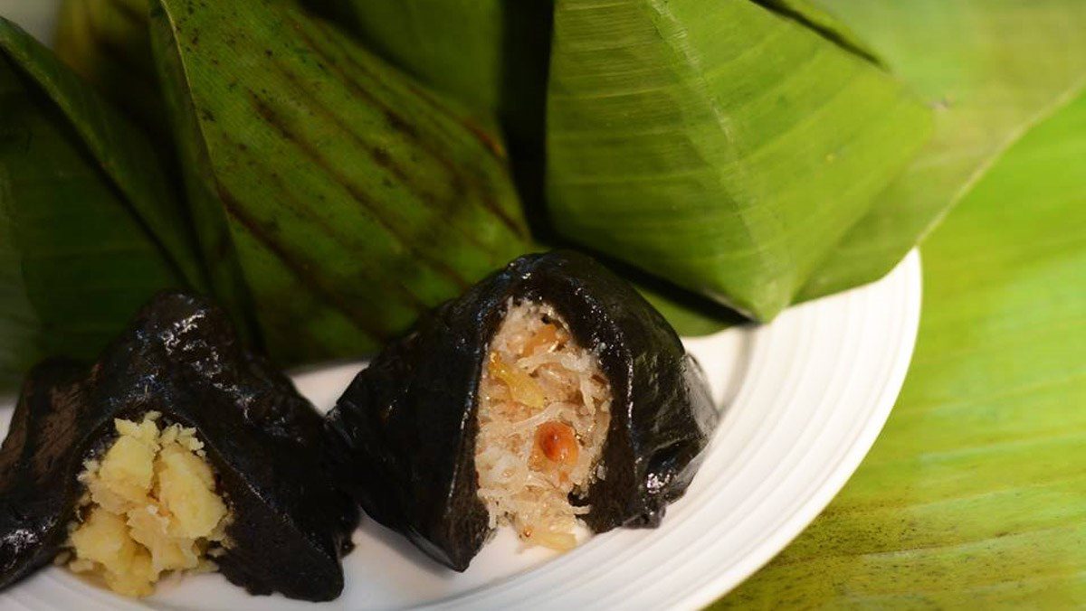 Gai leaf cake with coconut filling